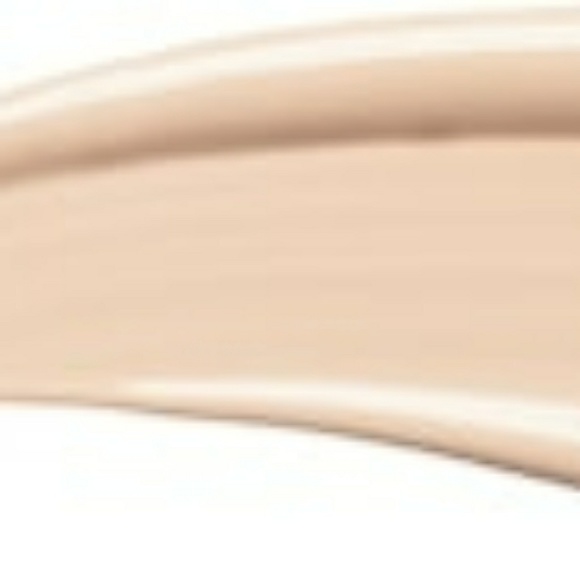 It Cosmetics illuminating Cc cream. LIGHT - Picture 3 of 3
